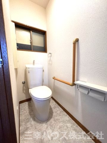 西東京市保谷町３丁目の一戸建てのトイレ