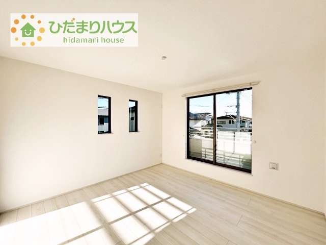【寝室】 | 土浦市烏山4丁目　新築戸建　B号棟 | 大きなベッドを置いても余裕の広さの主寝室♪