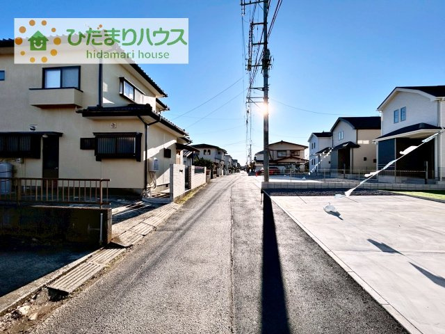 【前面道路含む現地写真】 | 土浦市烏山4丁目　新築戸建　B号棟 | たっぷりの陽光と心地よい風が舞い込む住まい♪