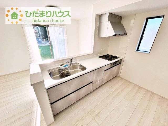 【キッチン】 | 土浦市烏山4丁目　新築戸建　B号棟 | 料理をしながらでも、ご家族との会話を楽しめる対面式キッチン♪