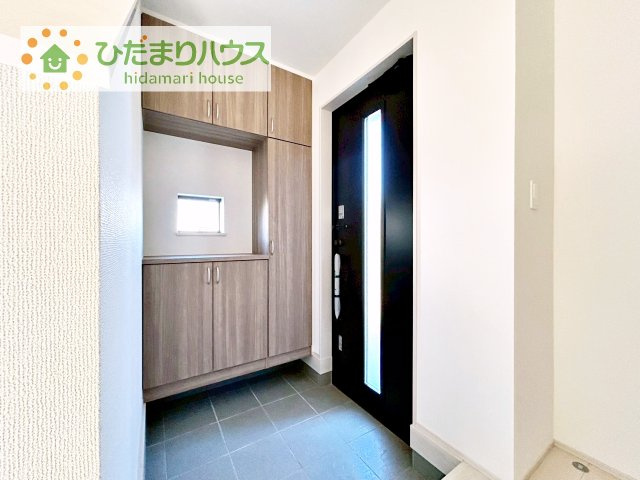 【玄関】 | 土浦市烏山4丁目　新築戸建　B号棟 | 家族の靴をたっぷり収納！大型シューズクローゼット付き(^^♪