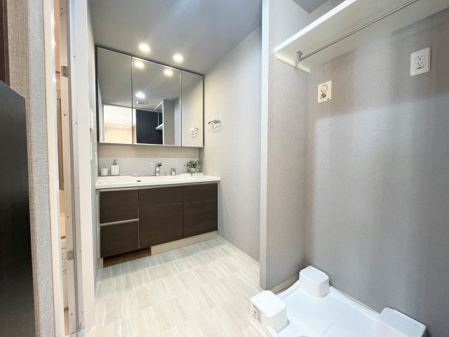 オハナ新所沢の独立洗面台|独立洗面台あり、毎朝おしゃれに忙しい女性の方におすすめです