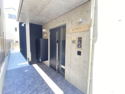 【エントランス】 | ジーイートワ