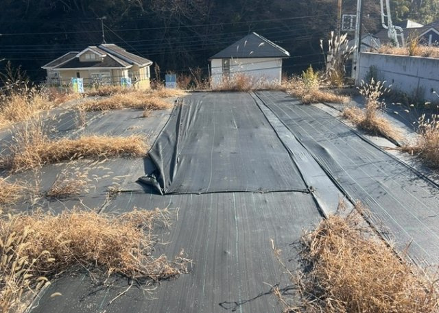 【外観】 | 家を建てる前提で土地を探している場合、地盤の丈夫さは譲れない条件の一つです。地盤が脆弱だと追加工事が必要となります。また、過去に地盤沈下や液状化現象を起こした土地は、できるだけ避けた方がいいでしょう。