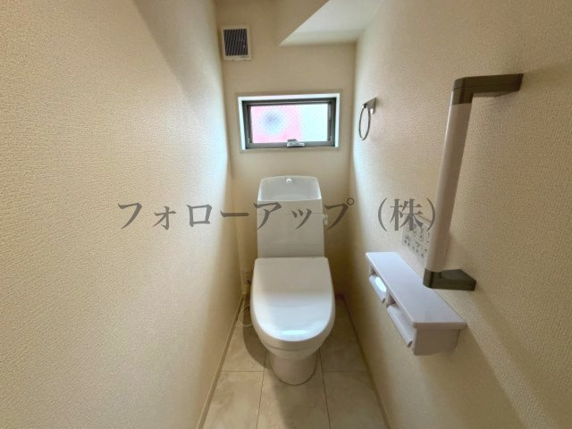 和泉市池上町4丁目のトイレ|コンパクトで使いやすいトイレです