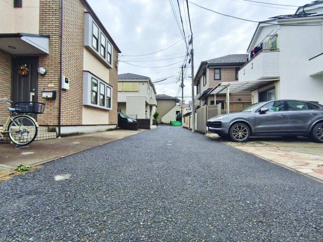 杉並区和泉2丁目の前面道路含む現地写真|複数路線利用可能でアクセス快適♪♪
穏やかで暮らし心地の良い周辺環境です