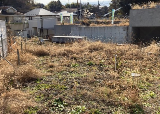 【外観】 | 土地の面積＝住宅面積ではありません。建ぺい率の問題などで、土地のある場所によって住宅を建てられる面積は限られています。高さもしかり、「土地」という言葉の中には、建築条件も含まれると考えておきましょう。