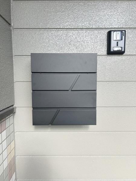 坂出市江尻町リフォーム戸建てのその他|ポストを新しく新設しました。カタログなども入るゆったりサイズなのも嬉しいですね。