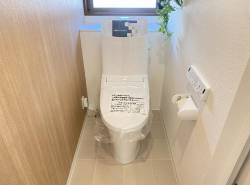 【トイレ】 | 【仲介手数料０円】小田原市蓮正寺　中古一戸建て | 小田原市蓮正寺　中古一戸建て