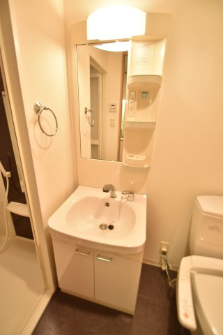 大阪市都島区都島南通２丁目の賃貸マンションの洗面所