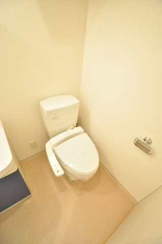 大阪市都島区都島南通２丁目の賃貸マンションのトイレ