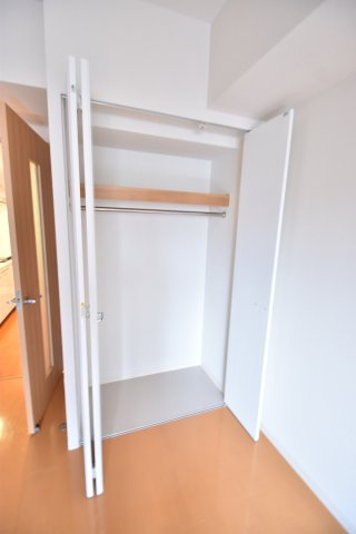 大阪市都島区都島南通２丁目の賃貸マンションの収納