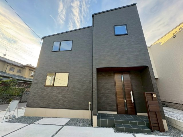 広々リビングの３ＬＤＫ◆インナーバルコニー付き◆駐車スペース２台分有り◆宇治市五ヶ庄上村の外観|外観