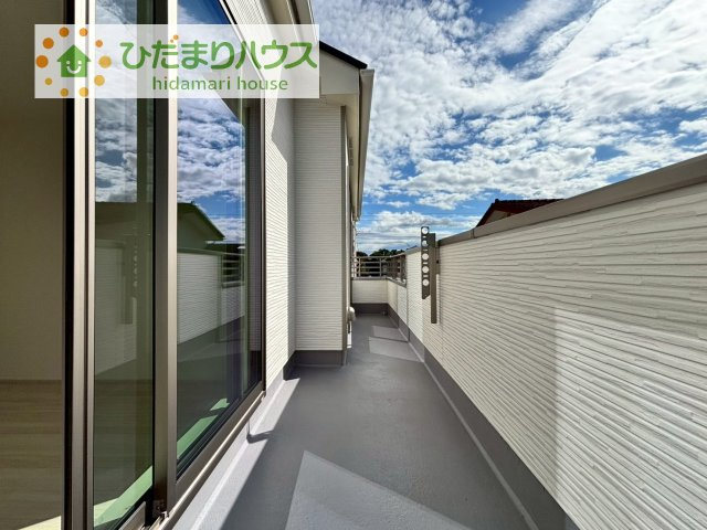 【バルコニー】 | 土浦市烏山4丁目　新築戸建　E号棟 | バルコニーはあなただけの花火会場。色とりどりの花火が夜空を彩ります。