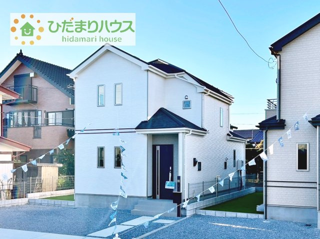 【外観】 | 土浦市烏山4丁目　新築戸建　E号棟 | 白を基調とした明るい印象を受ける外観です！