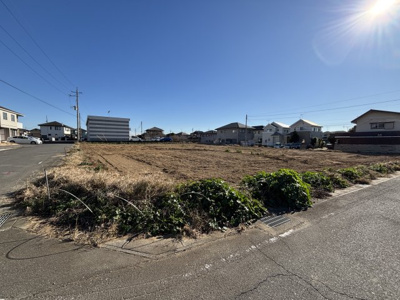 【前面道路含む現地写真】 | 【南千木町第5期　現地外観】
※令和7年12月時点