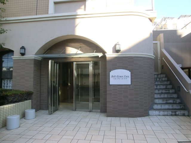 ベルグレースケア江戸川のエントランス|ゆとりのあるエントランスです