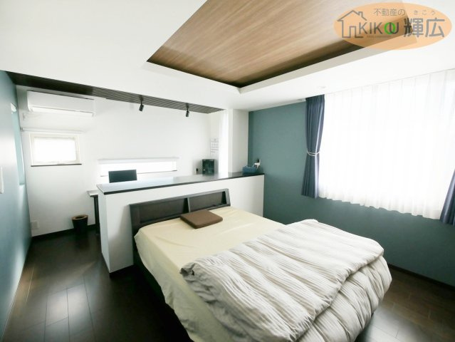 【寝室】 | 加古川市尾上町養田　中古戸建 | 収納力と居心地を兼ね備えた、理想の寝室