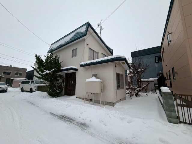 新琴似8条12丁目の前面道路含む現地写真