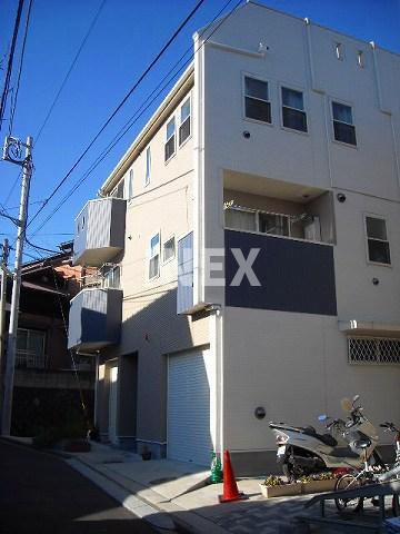 横浜市金沢区六浦５丁目のアパートの外観
