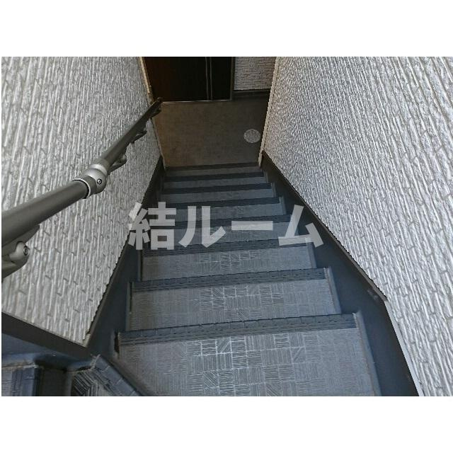 豊島区池袋３丁目のアパートのロビー