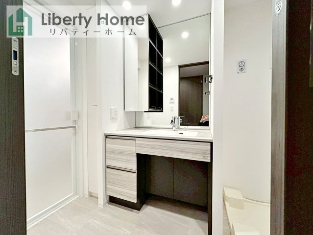 つくばグランヴィラ　中古マンションの独立洗面台