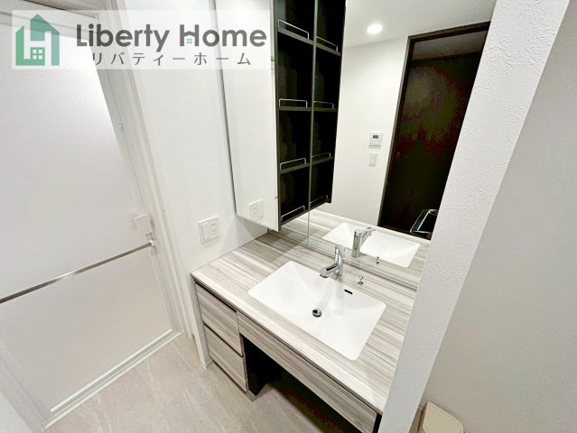 つくばグランヴィラ　中古マンションの独立洗面台