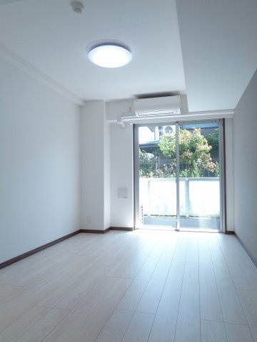 ＧＥＮＯＶＩＡ中野島の居間・リビング