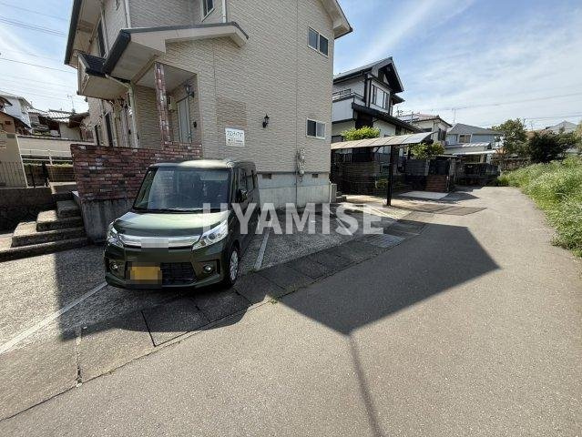 フロンティアSTの駐車場