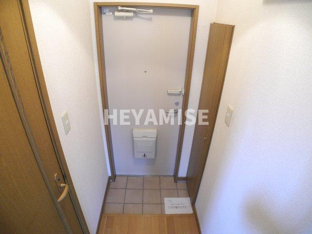 プチメゾン久山中央の玄関|※室内画像は別号室のもの