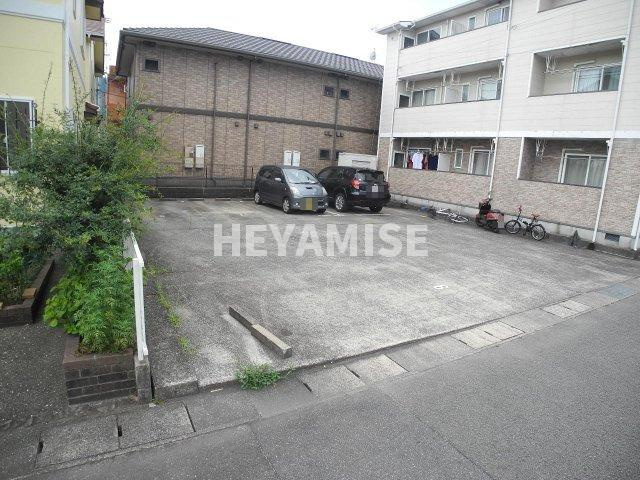 プチメゾン久山中央の駐車場