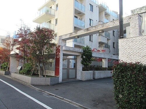 ロイヤルシーズン新宿柏木の外観|建物外観