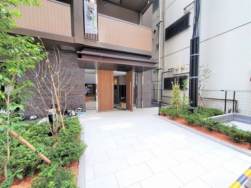 ドミール入谷のエントランス