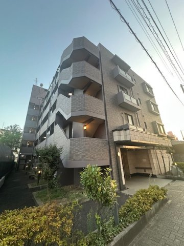 レーベンハイム西新井参番館の外観