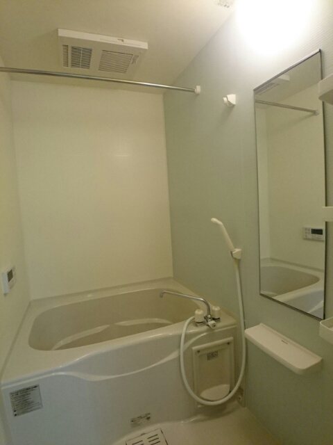 パークサイドエイシュウ　Ⅲの浴室|バス