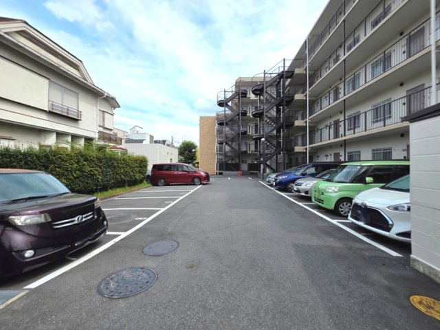 【駐車場】