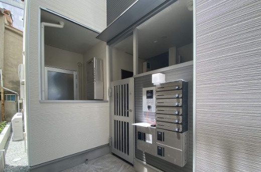 モユル東部市場のエントランス