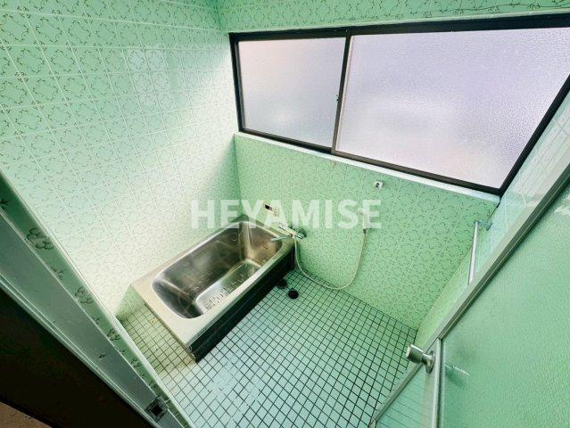 田中町戸建ての浴室