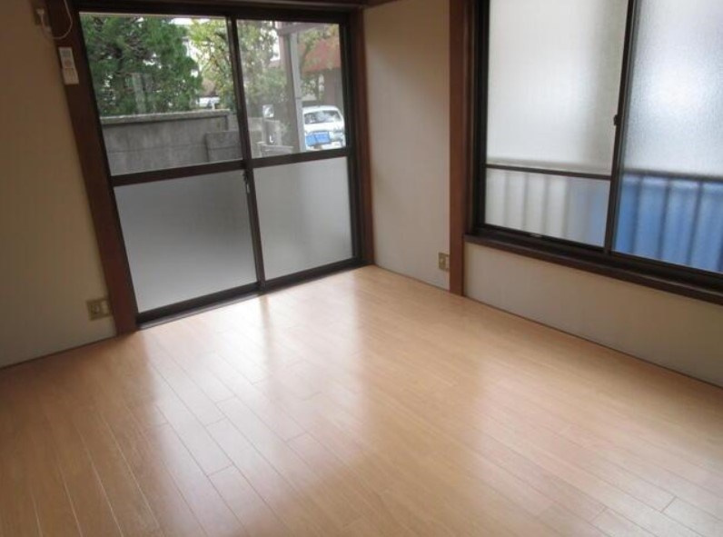 杉並区宮前５丁目のアパートの居間・リビング