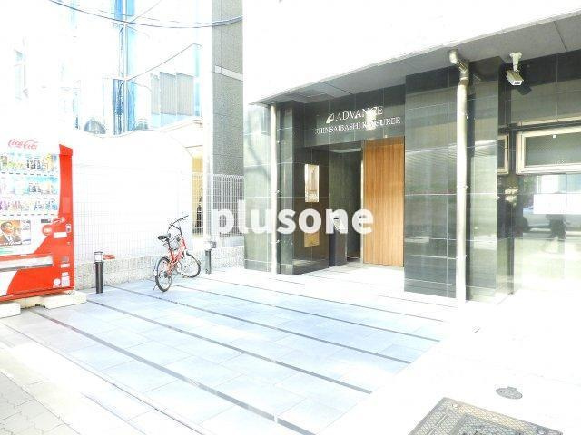 アドバンス心斎橋ラシュレのエントランス