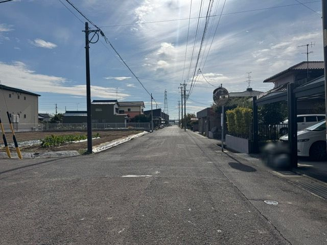 北名古屋市北野五反畑戸建の前面道路含む現地写真