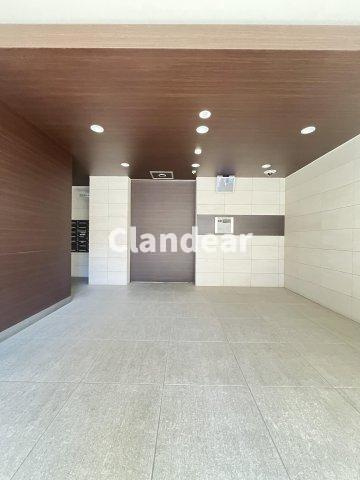 アイル東京スカイツリー弐番館のエントランス|ドキドキの新生活も、安心してスタート。ぴったりの住まいを見つけませんか？クランディアが一緒に住まい選びをサポートします‼　まずは、お気軽にお問合せください　＃クランディア