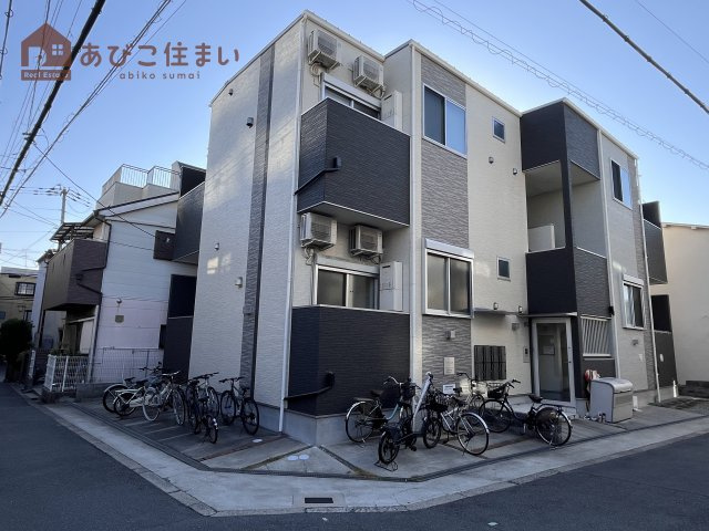 リブフラット元町の外観