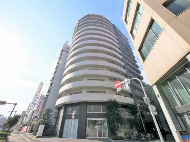 ドゥーエなんば南の外観