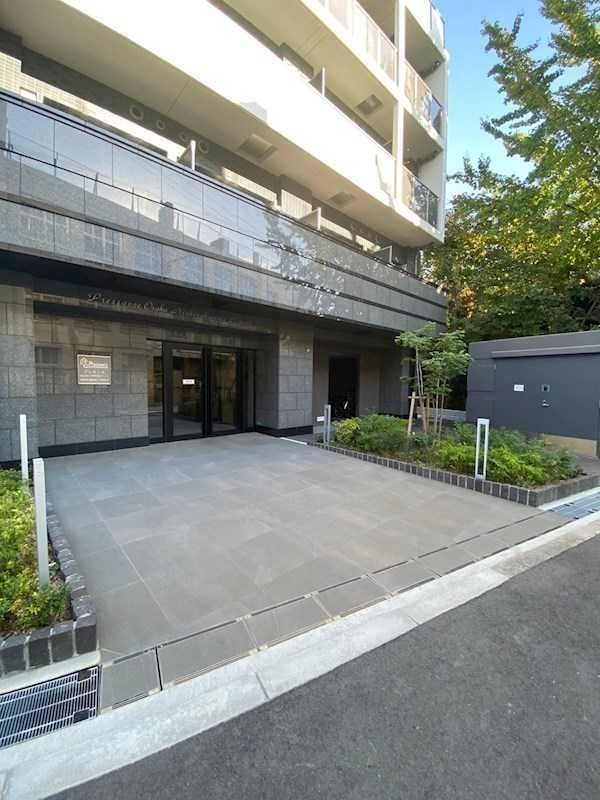 プレサンス ＯＳＡＫＡ 西中島リエゾンのエントランス