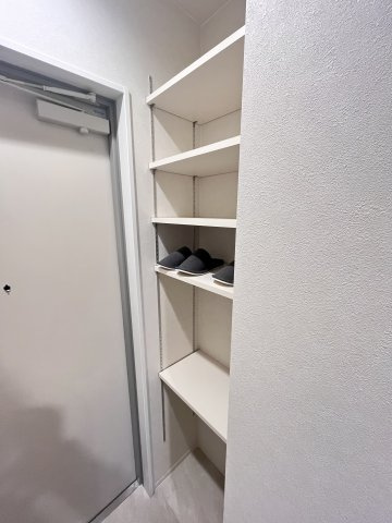 大阪市城東区東中浜５丁目の賃貸マンションの玄関