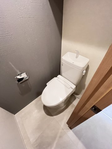 大阪市城東区東中浜５丁目の賃貸マンションのトイレ