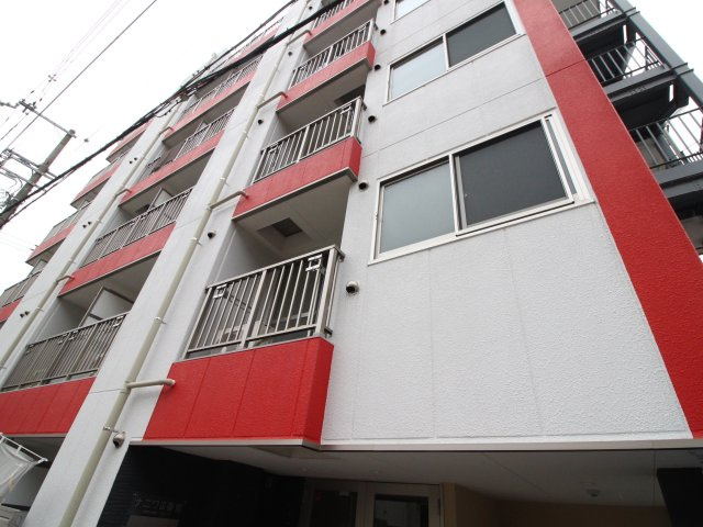 ナニワⅢ番館の外観|外はこのようになっています