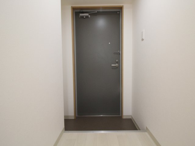 ナニワⅢ番館の玄関|きれいな玄関です