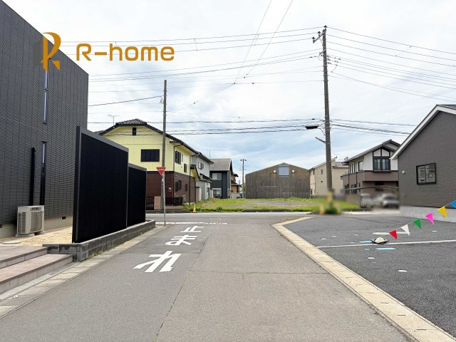 ひたちなか市平磯遠原町第2　新築戸建て　1号棟の前面道路含む現地写真|堂々！建物完成♪実際のお部屋をご見学可能です♪
ご見学が一番の資料！お気軽にお問い合わせ下さい♪